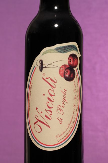 Etichetta del vino di visciole visciolì da 375 millilitri dell'azienda Gentilini