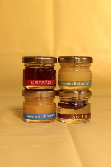 Confezioni da 28 grammi dei mieli di Giorgio Poeta: il carato, la stella, miele di girasole e miele di stachys