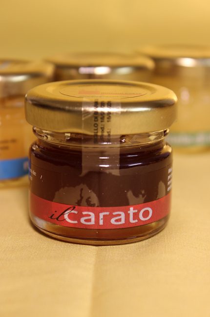 Confezione da 28 grammi del miele il carato dell'azienda Giorgio Poeta