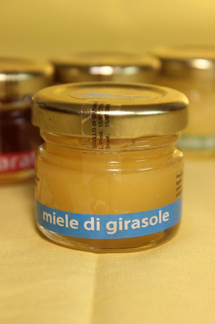 Confezione da 28 grammi del miele di girasole dell'azienda Giorgio Poeta