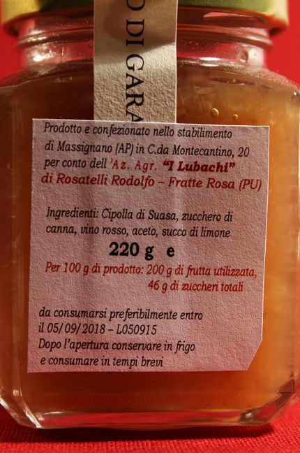 Etichetta posteriore della confettura di cipolla di Suasa in confezione da 220 grammi dell'azienda agricola i Lubachi di Fratte Rosa