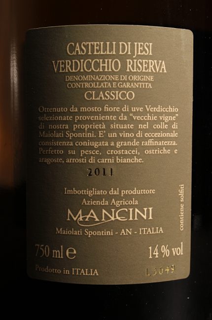 Etichetta posteriore del verdicchio riserva 2011 Mancini dell'azienda agricola Mancini Benito di Maiolati Spontini (Ancona)