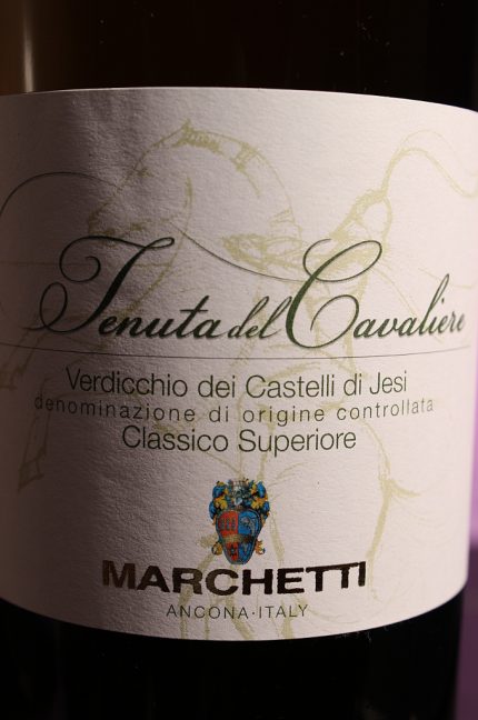 Etichetta del vino bianco Verdicchoi dei Castelli di Jesi Tenuta del Cavaliere 2014 dell'azienda agricola Marchetti di Pontelungo (Ancona)