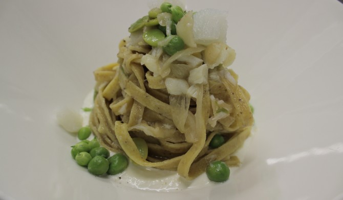 Tacconi con cipolle stufate e baccalà Tacconi con cipolle stufate e baccalà