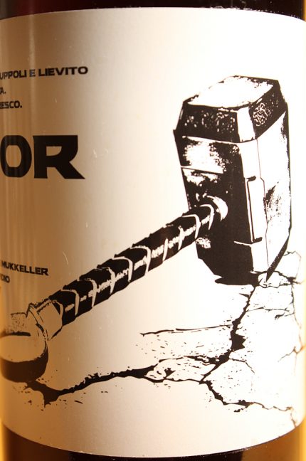 Etichetta posteriore della birra Devastator da 750ml del birrificio Mukkeller